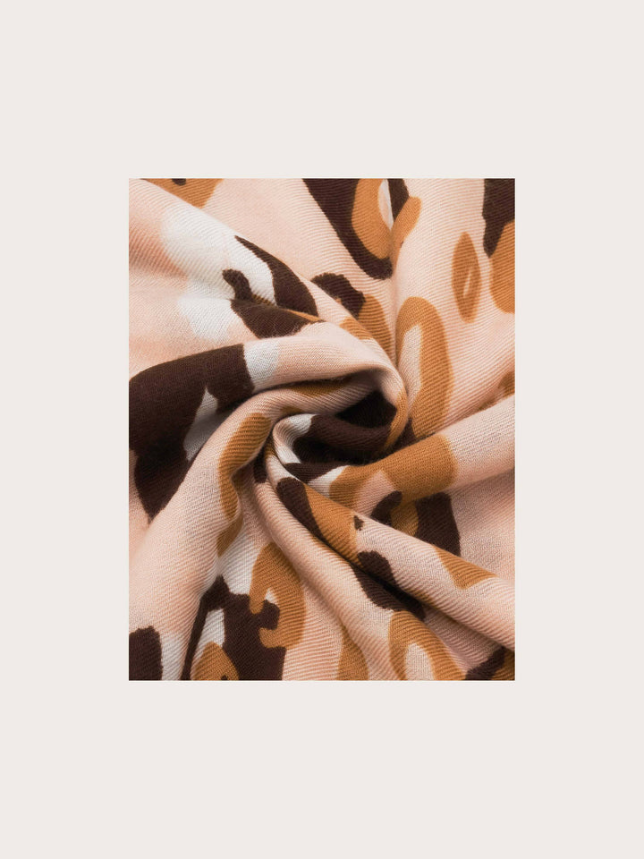 Leichte Stola mit verspieltem XL Leo-Print