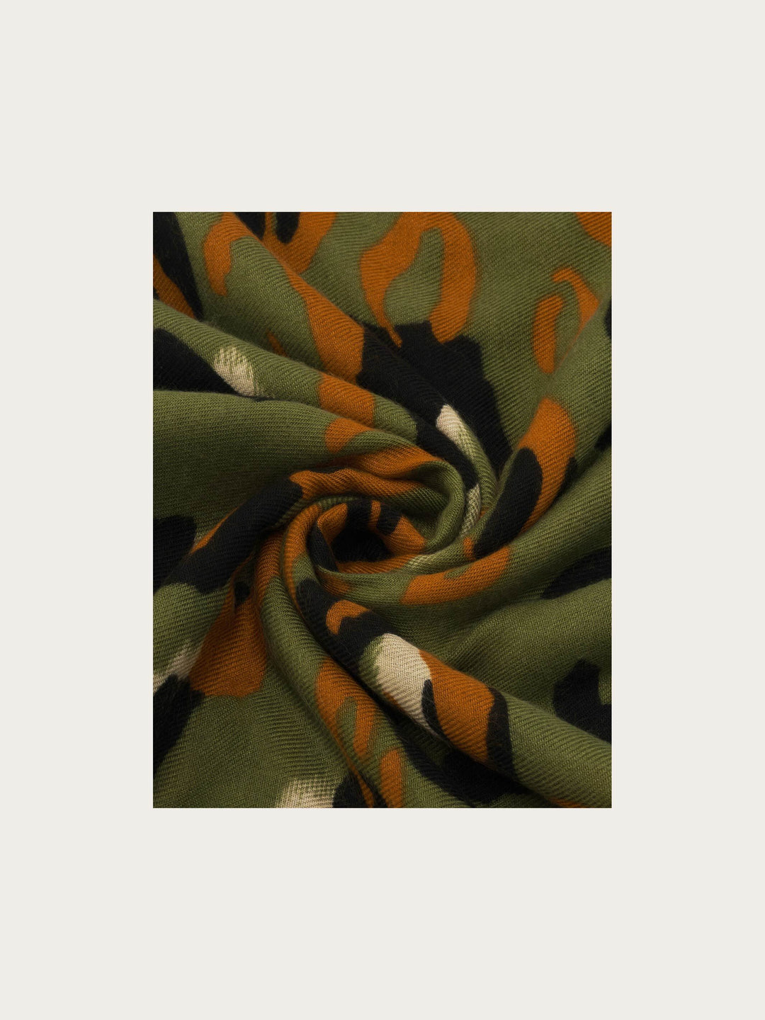 Leichte Stola mit verspieltem XL Leo-Print