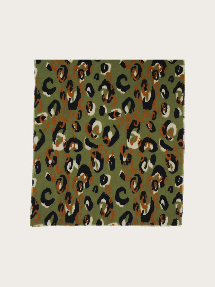 Leichte Stola mit verspieltem XL Leo-Print