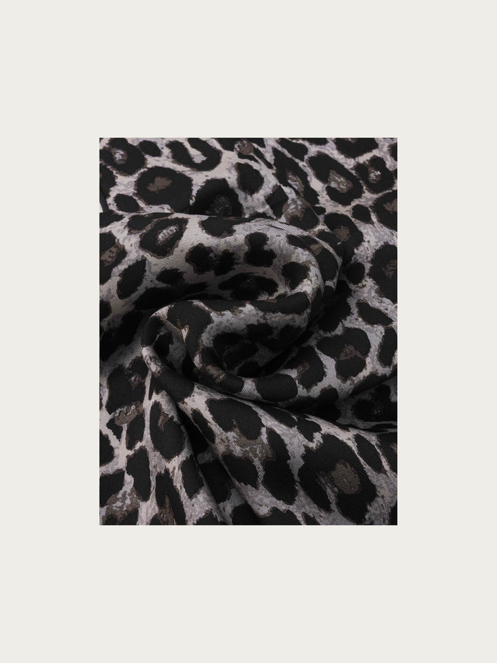 Diamond Shape Seidentuch mit Leo-Design