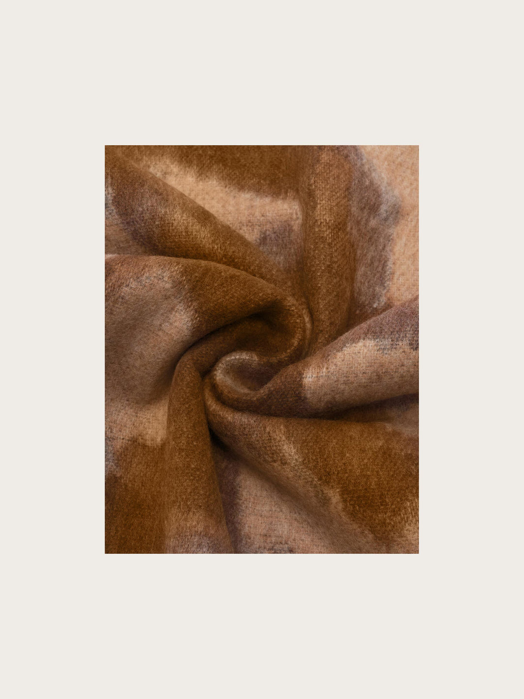 Cashmink-Schal mit abstrahiertem Leo-Design