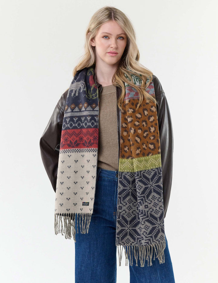 Cashmink-Schal mit winterlichem Muster-Mix