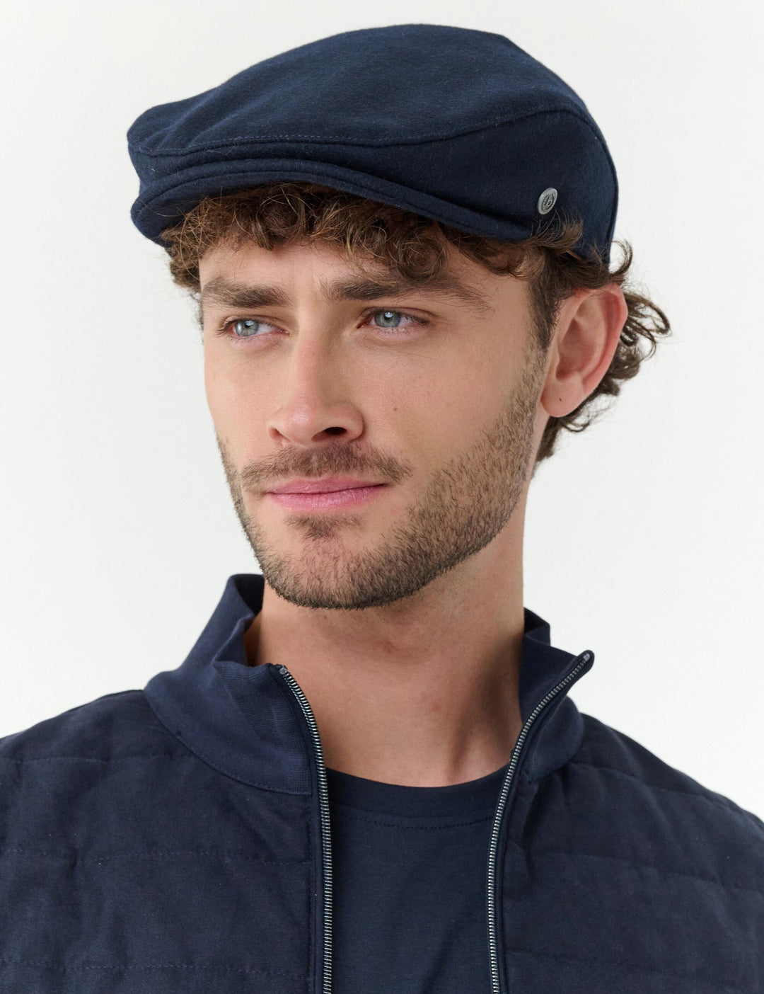 Winddichte, einfarbige bugatti Flatcap mit Ohrenklappen
