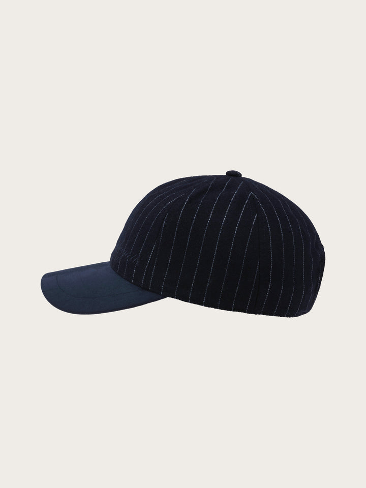 bugatti Basecap mit Nadelstreifen-Design in Wollmischung