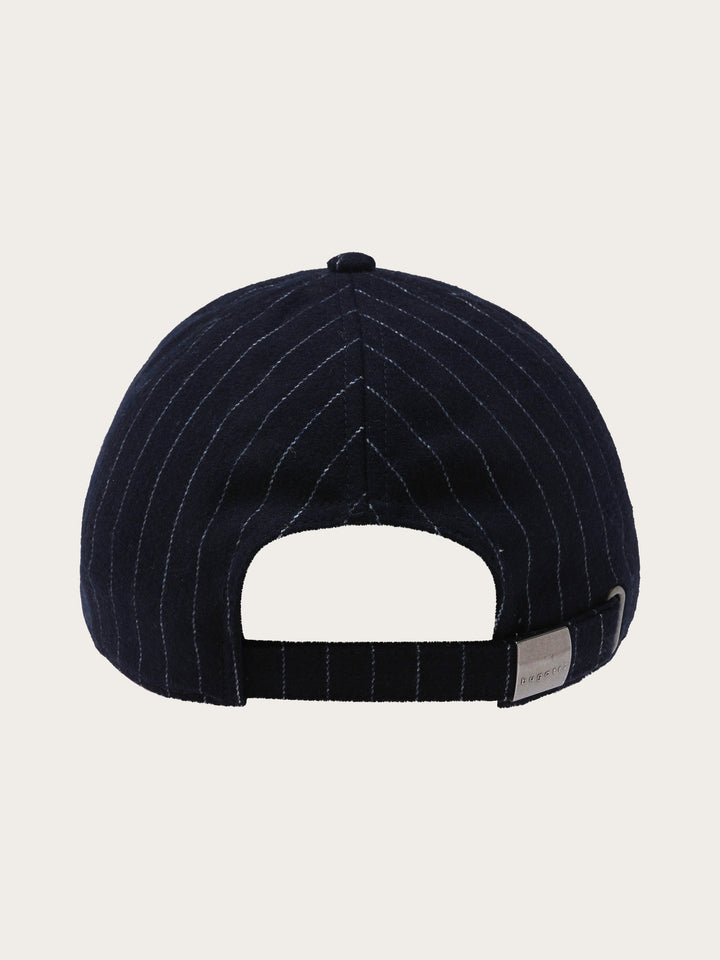 bugatti Basecap mit Nadelstreifen-Design in Wollmischung