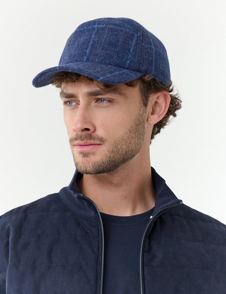 Winddichte bugatti Basecap mit Karo-Design und Ohrenklappen
