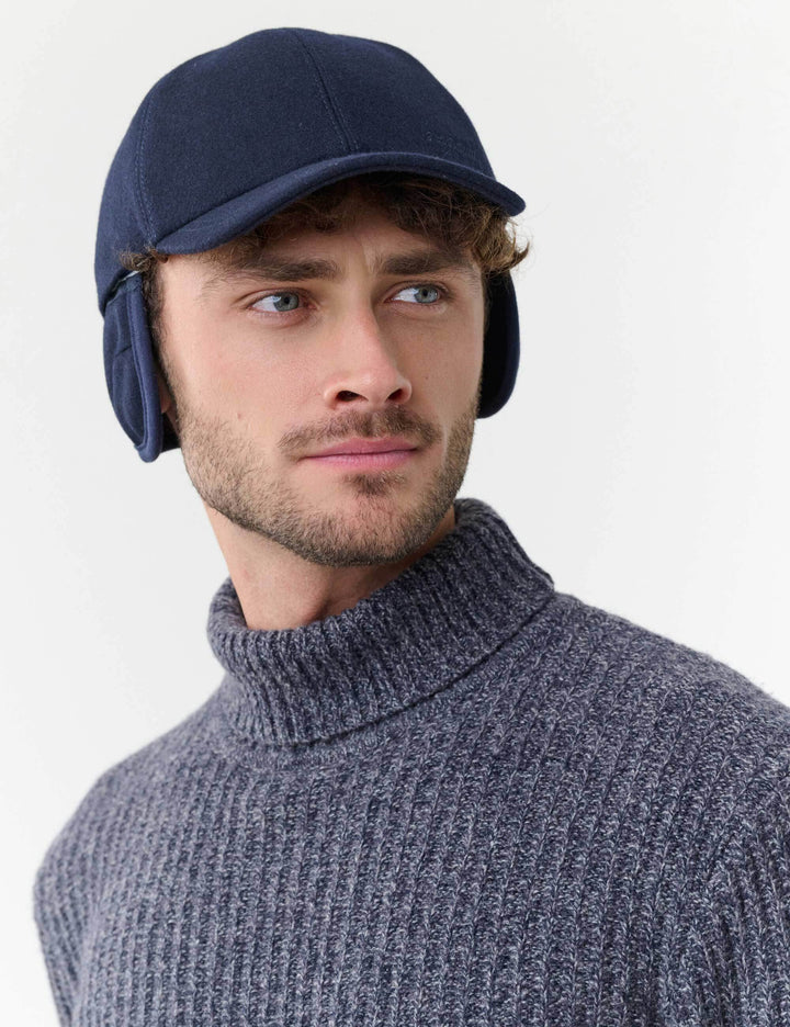 Winddichte, einfarbige bugatti Basecap mit Ohrenklappen
