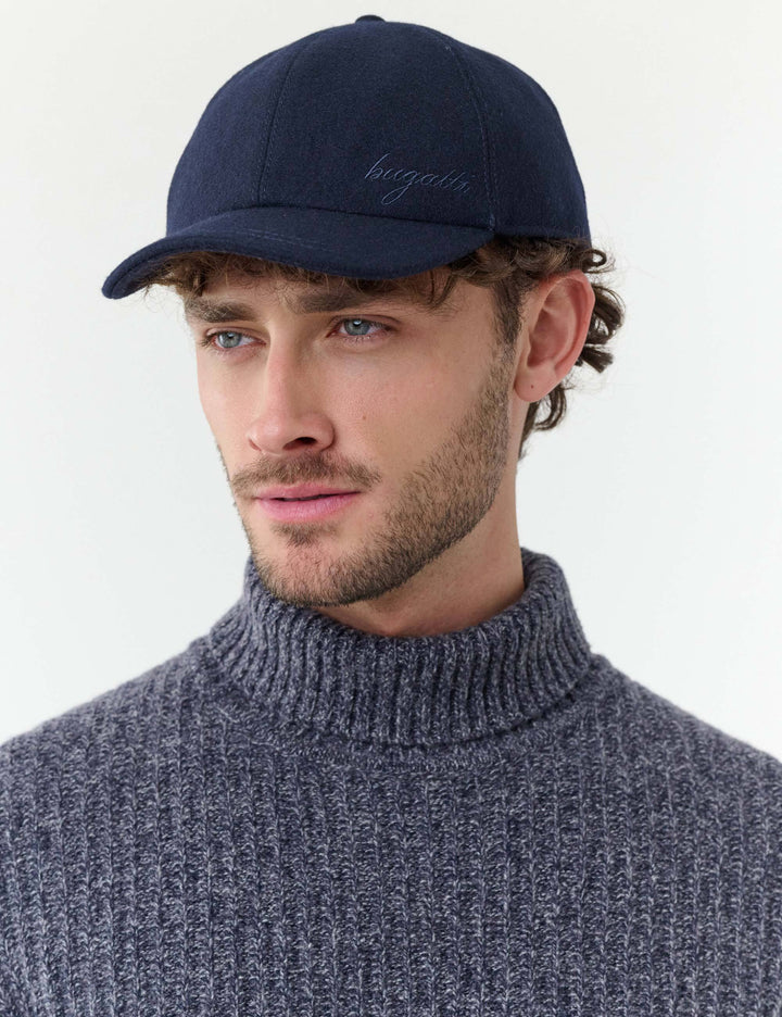 Winddichte, einfarbige bugatti Basecap mit Ohrenklappen