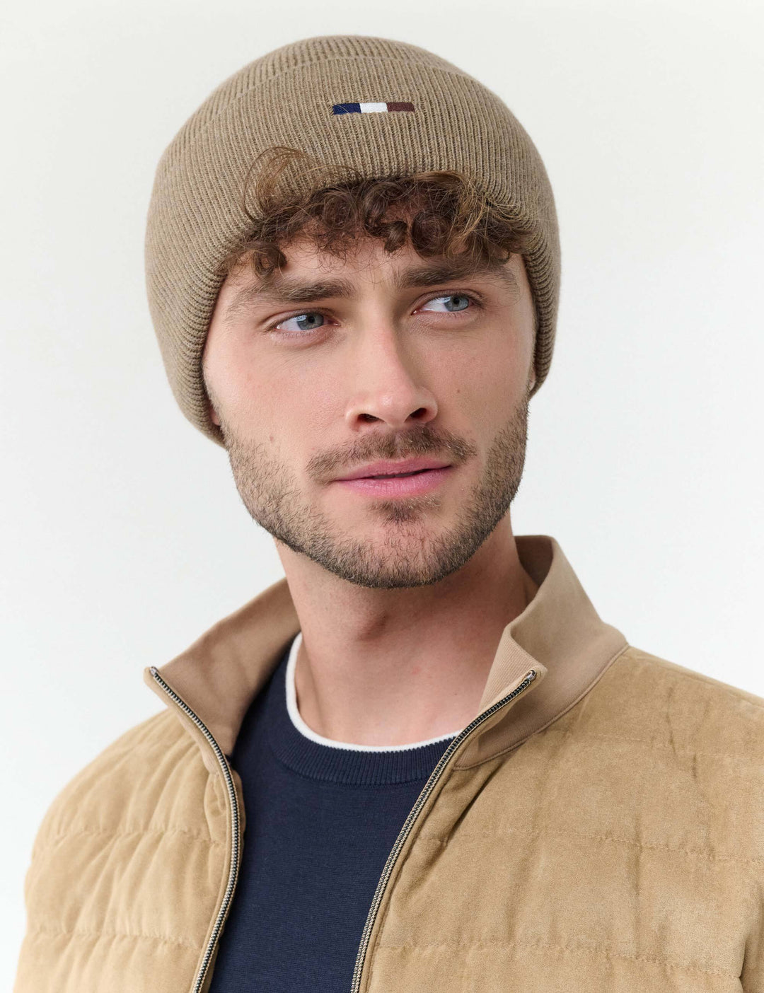 Einfarbige Beanie mit gestickter bugatti-Flag