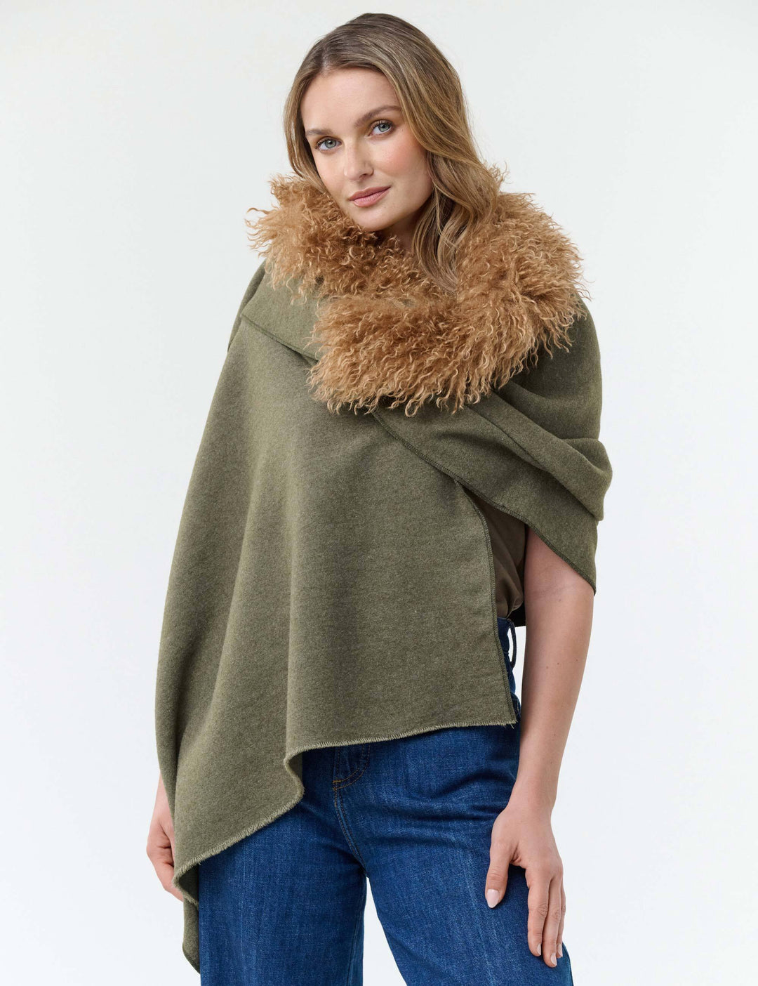 Cashmink-Poncho mit langem Teddyfell-Rand