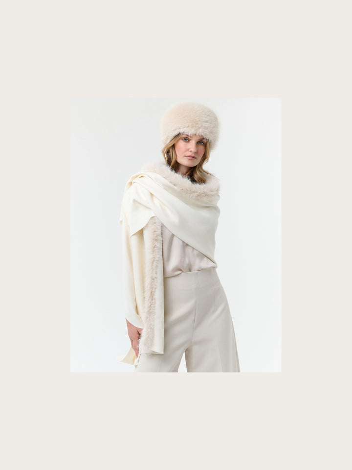 Einfarbiger Poncho mit Kunstfell-Rand