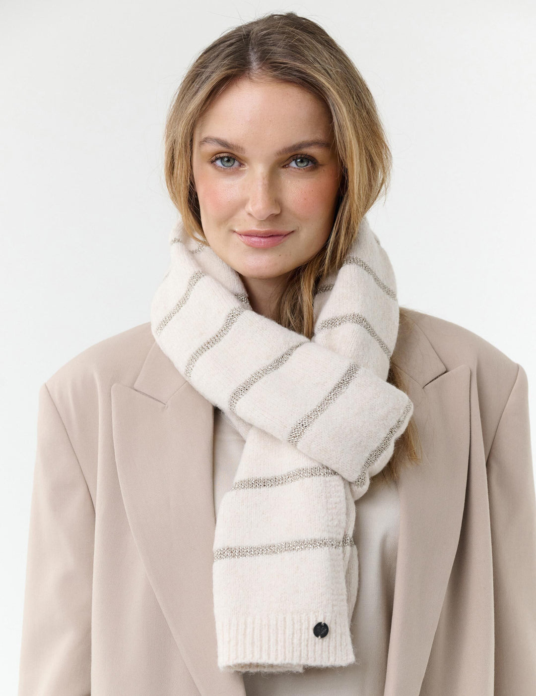 Sustainability Edition - Strickschal mit Glitzer-Streifen