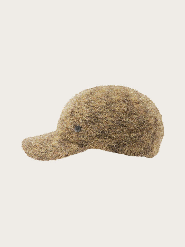Flauschige, zart schimmernde Baseballkappe