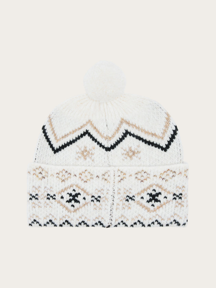 Strickmütze mit winterlichem Norweger-Muster und Bommel