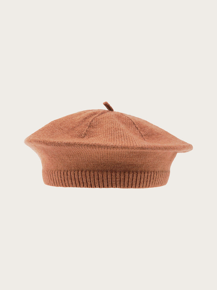 Baskenmütze mit raffinierten Ziernähten
