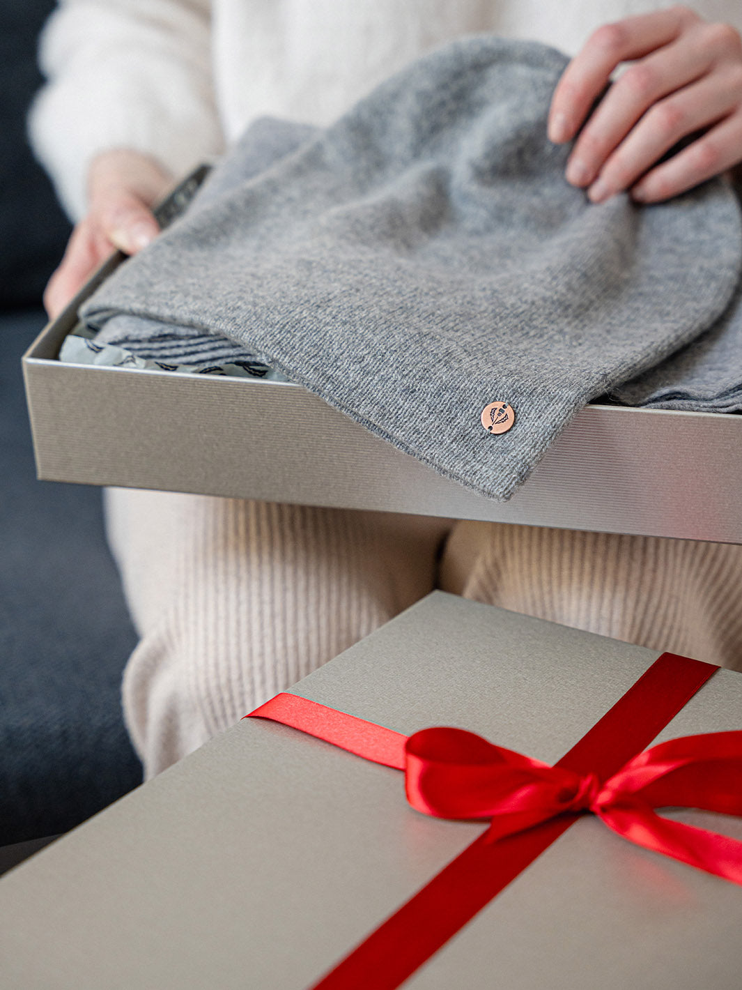 Kaschmir-Mütze 684304 in Geschenkverpackung