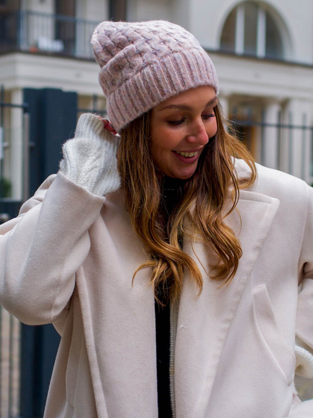 Strickmütze mit 3D-Effekt in Wollmischung