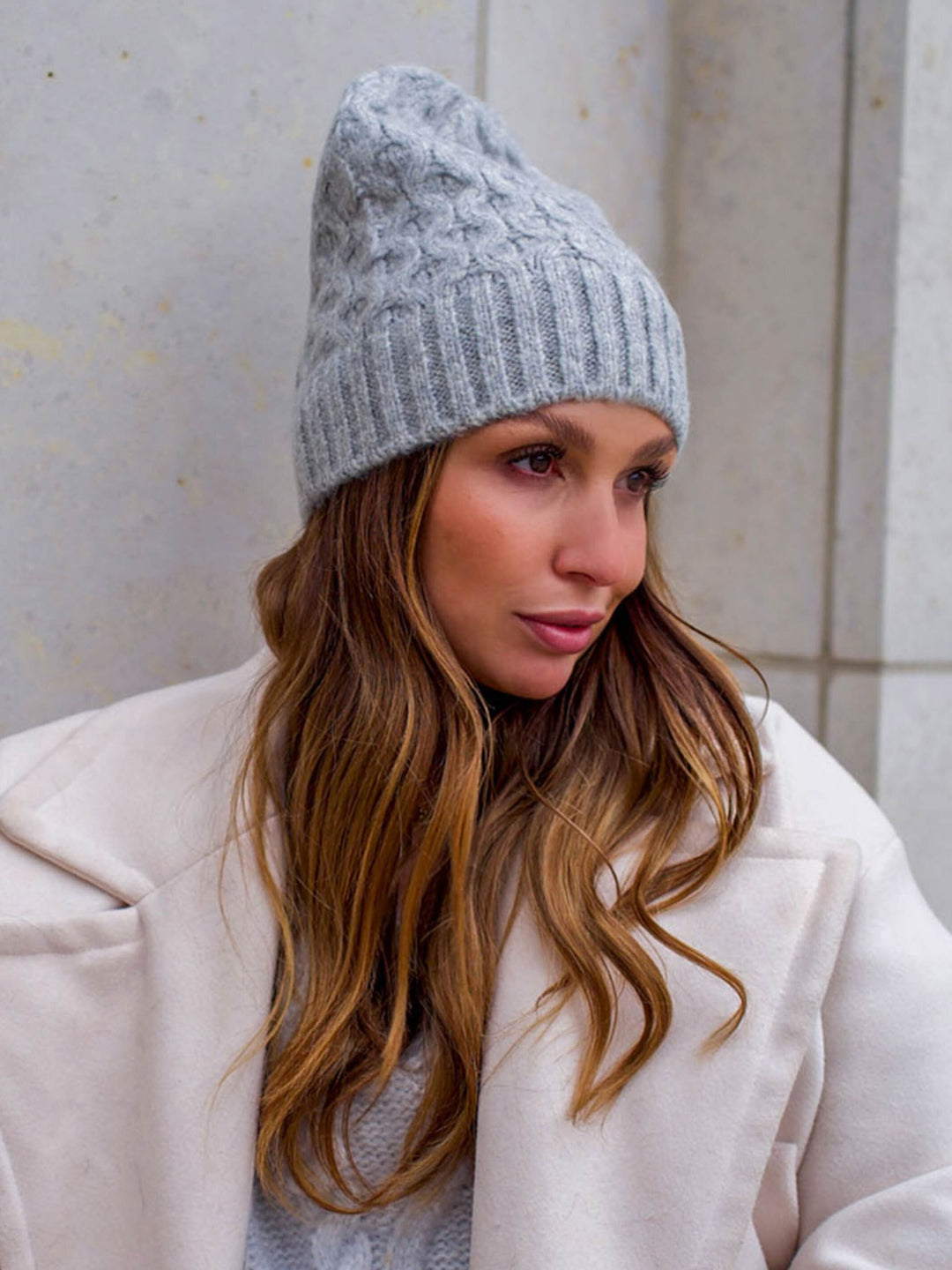 Strickmütze mit 3D-Effekt in Wollmischung