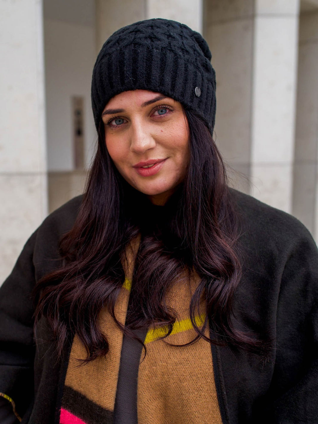 Strickmütze mit 3D-Effekt in Wollmischung