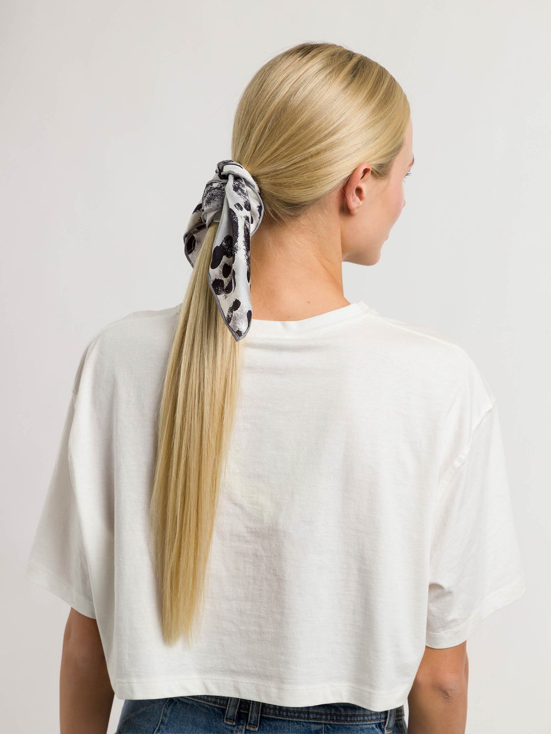 Nickituch aus reiner Seide mit Animal Print