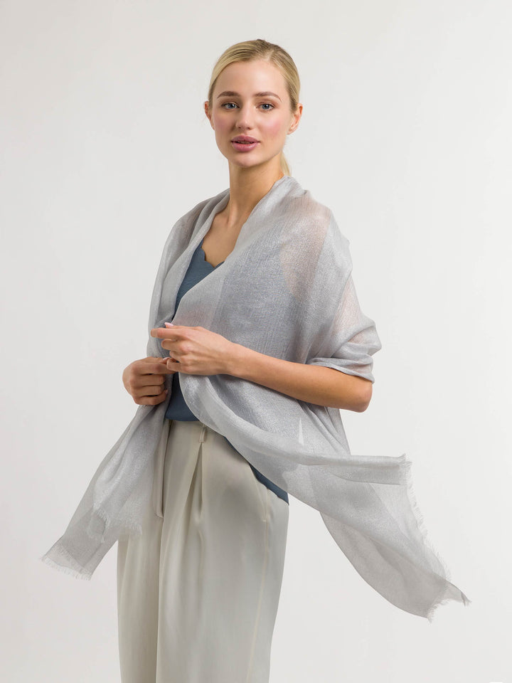 Stola mit zartem Glitzer