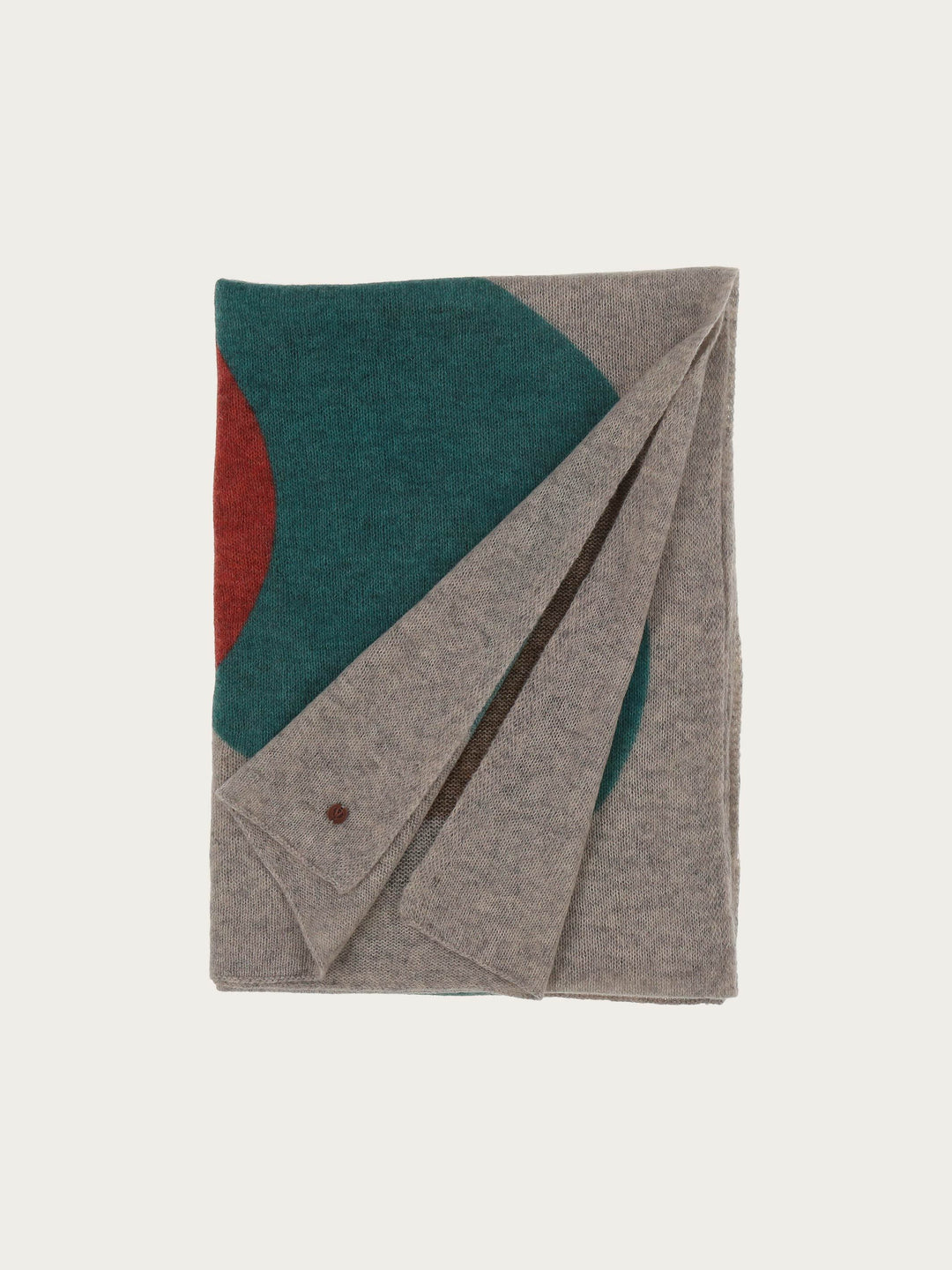 Strickschal mit XL-Punkten aus reiner Wolle