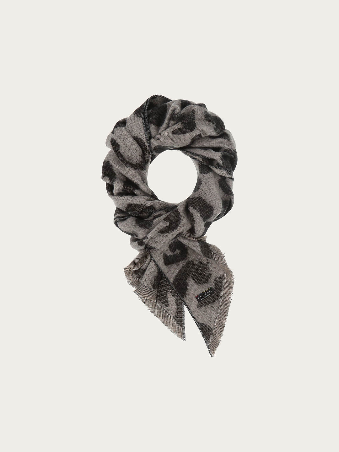 Cashmink-Schal mit Leo-Design und Bias Cut - Made in Germany