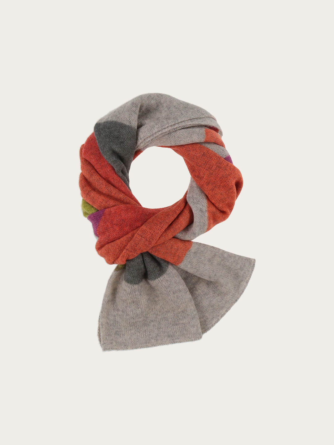 Strickschal mit XL-Punkten aus reiner Wolle