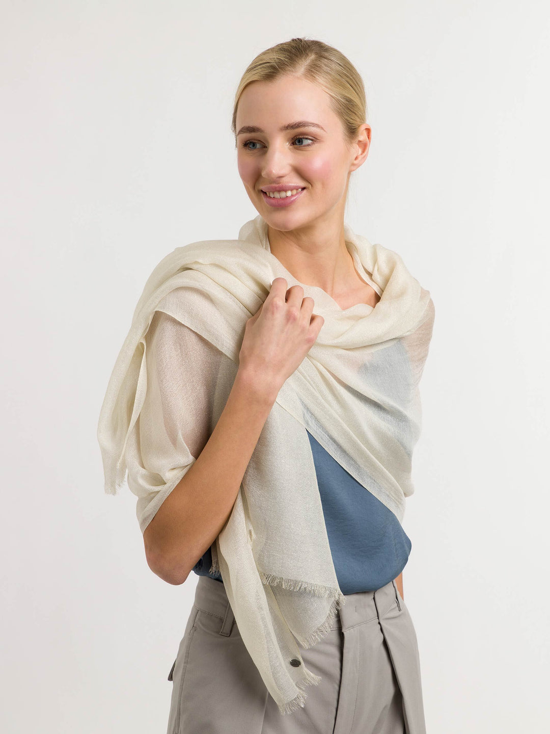 Stola mit zartem Glitzer