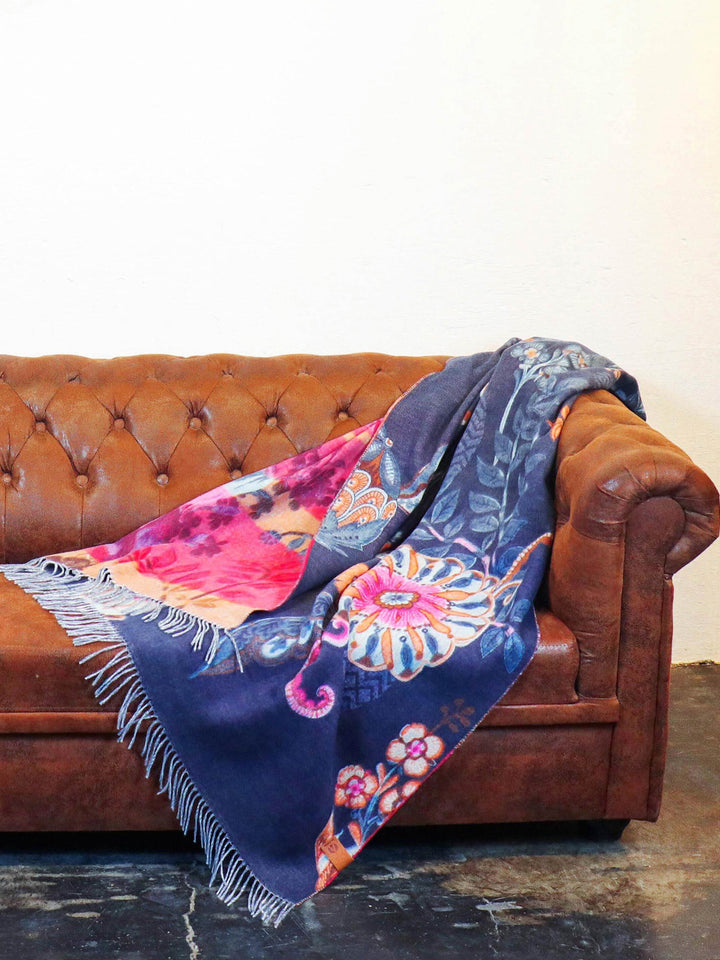 Sustainability Edition - Cashmink-Decke mit Blumenranken-Design - Made in Germany