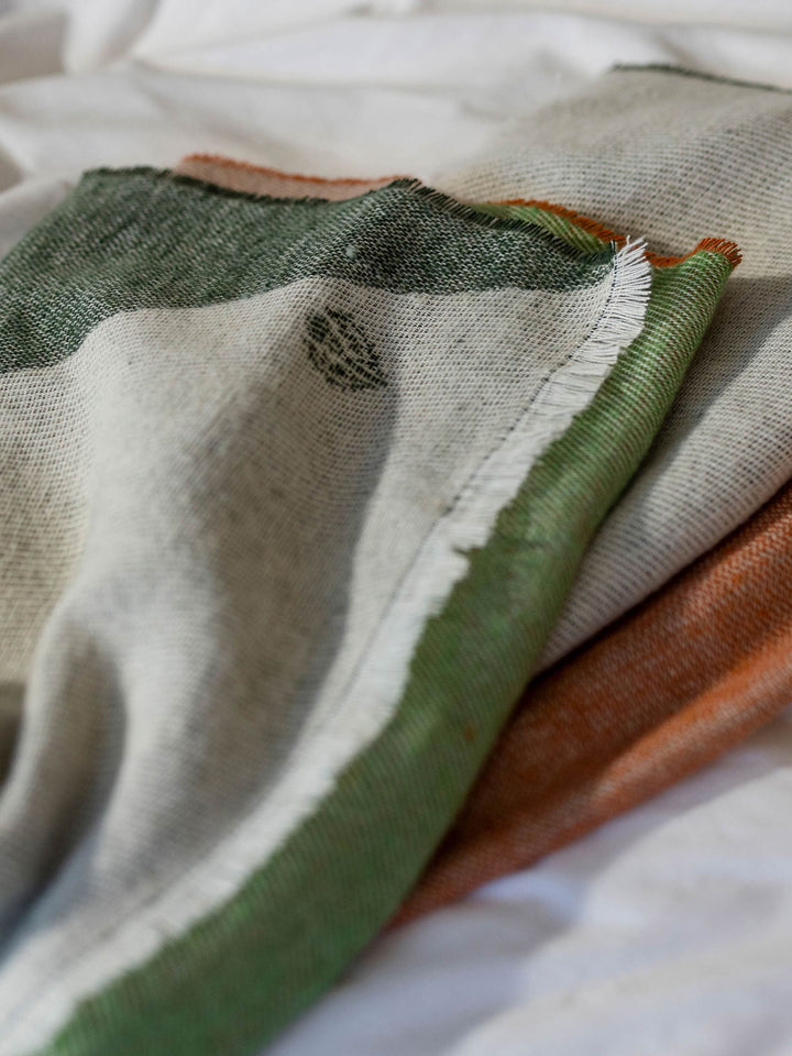 Decke mit asymmetrischen Farb-Blöcken - Made in Germany