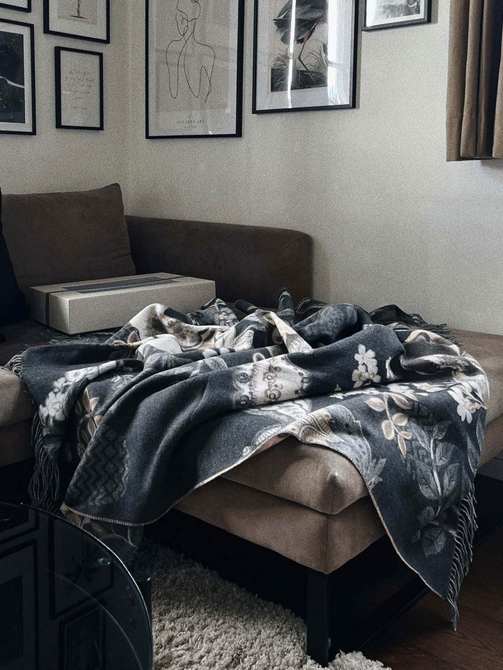Cashmink-Decke mit Blumenranken-Design - Made in Germany