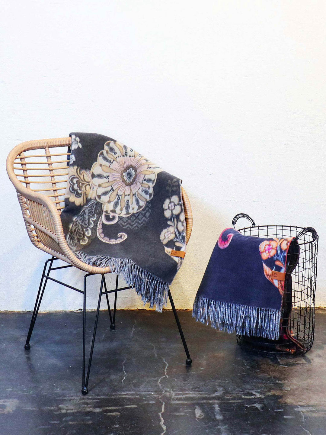 Sustainability Edition - Cashmink-Decke mit Blumenranken-Design - Made in Germany