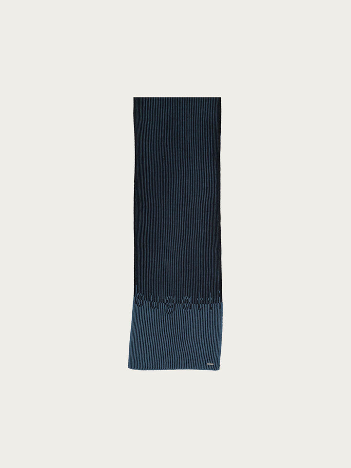 Strickschal mit bugatti-Schriftzug in Wollmischung
