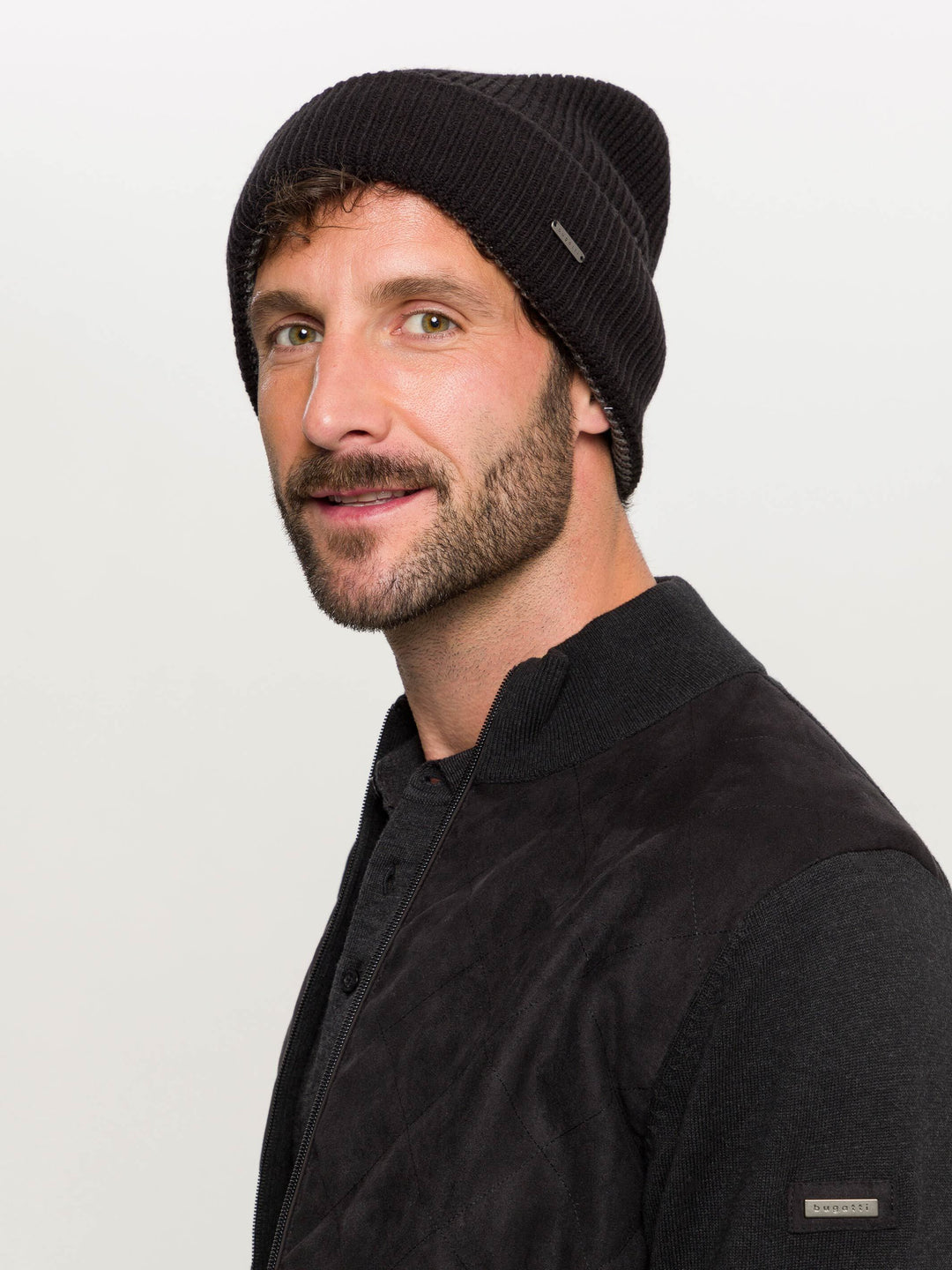 Wendbare gerippte bugatti Strickmütze mit farblich abgesetzem Rand in Wollmischung