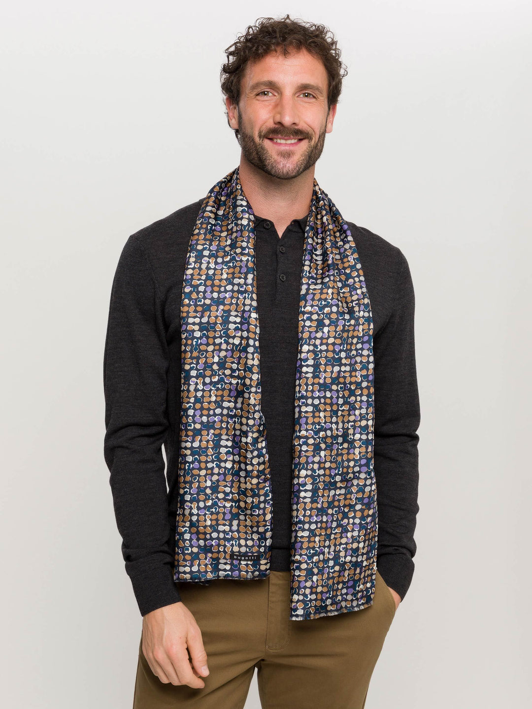 Leichter bugatti Doubleface-Schal mit Grafikprint in Wollmischung