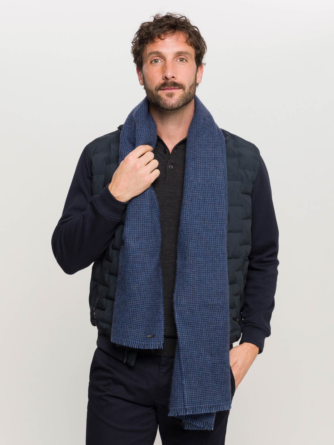 Leichter bugatti Schal im Boxkaro-Muster