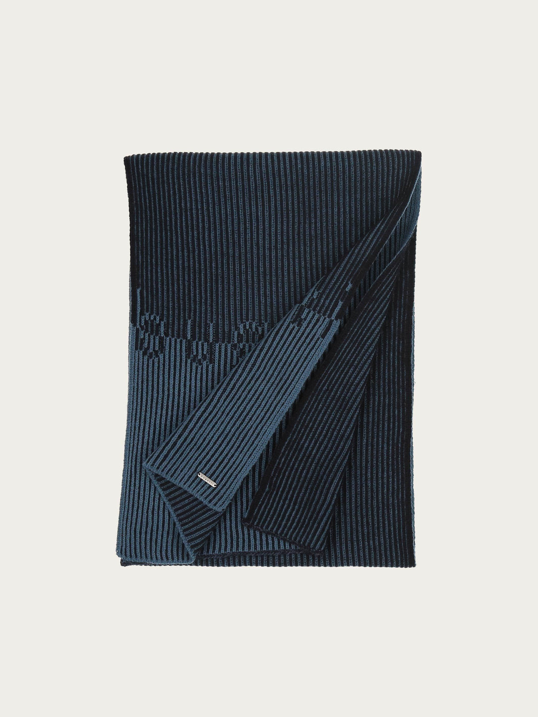 Strickschal mit bugatti-Schriftzug in Wollmischung