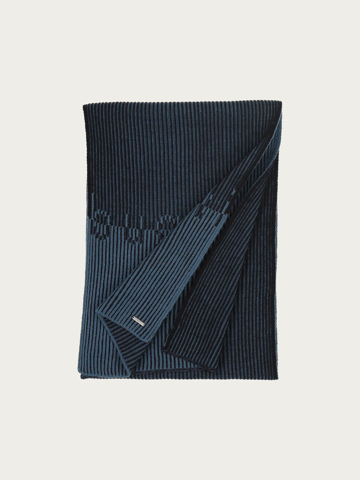 Strickschal mit bugatti-Schriftzug in Wollmischung