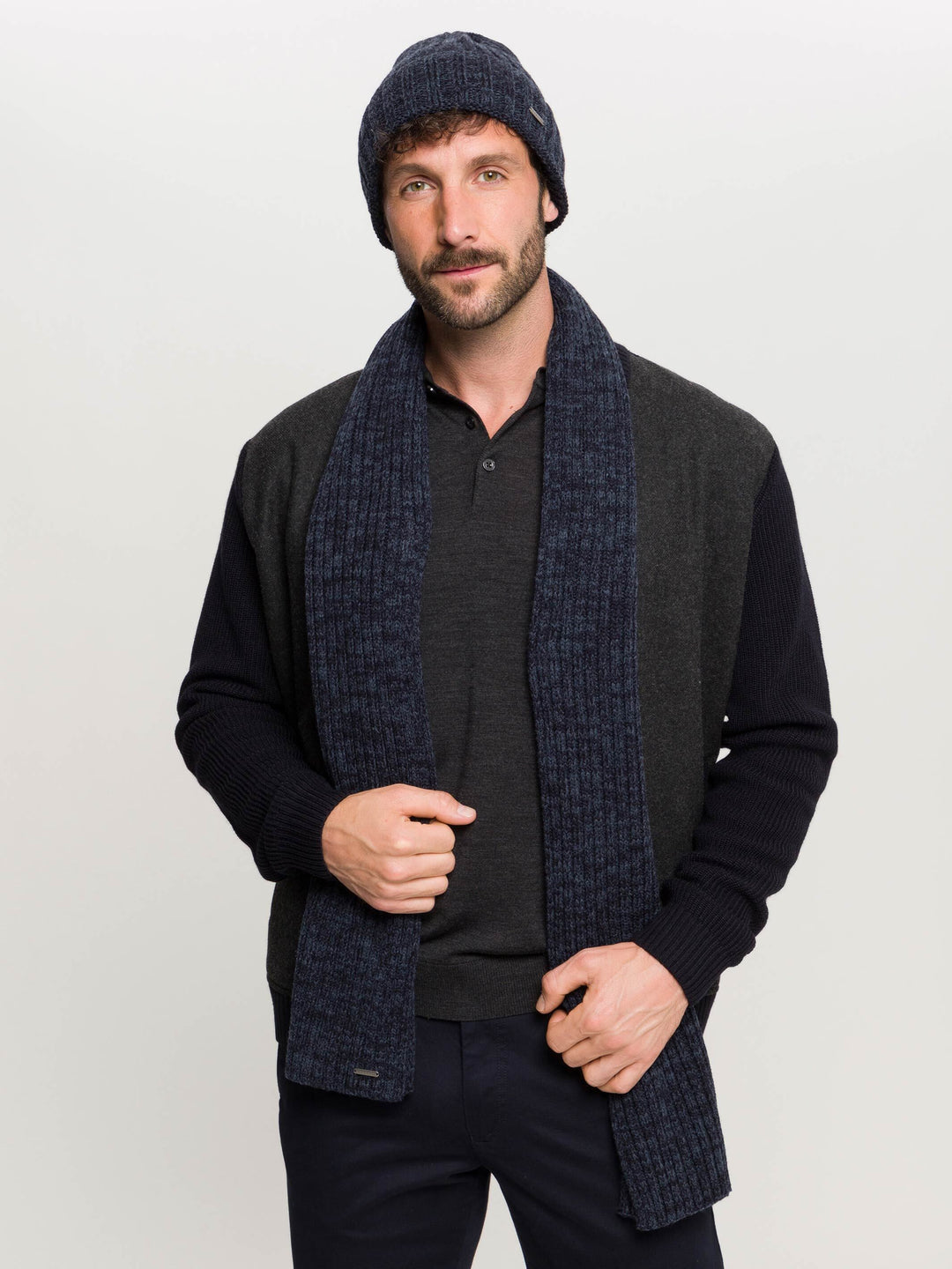 Zweifarbiger bugatti Strickschal