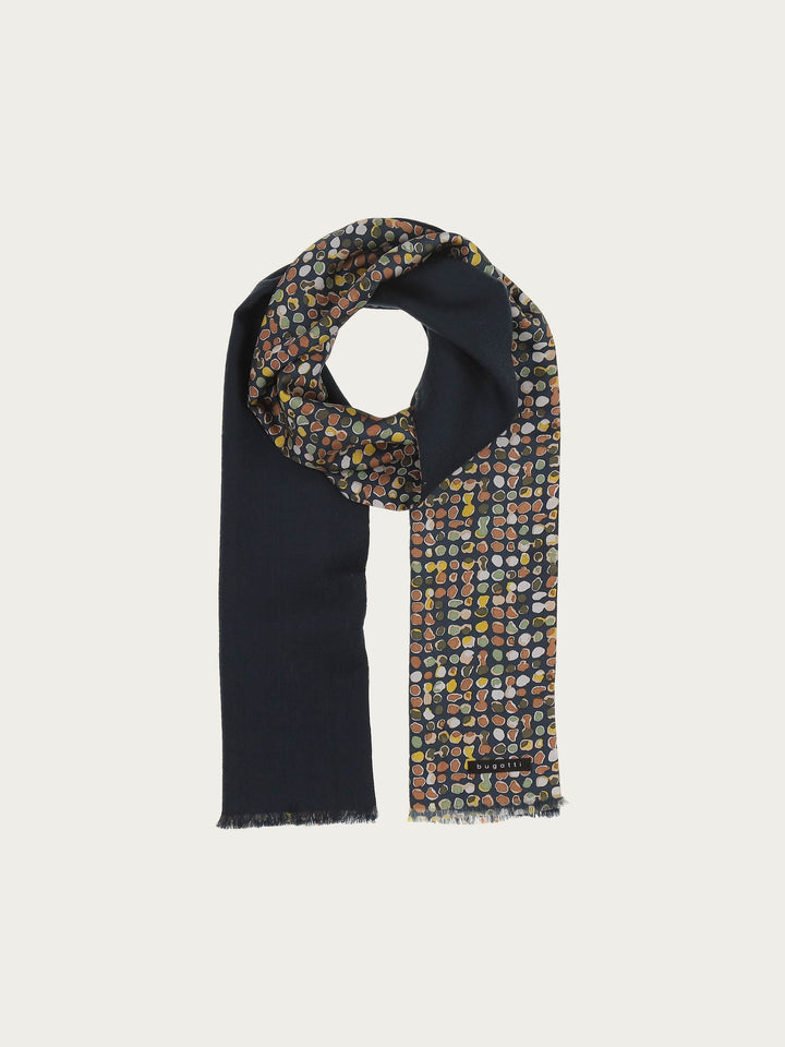 Leichter bugatti Doubleface-Schal mit Grafikprint in Wollmischung