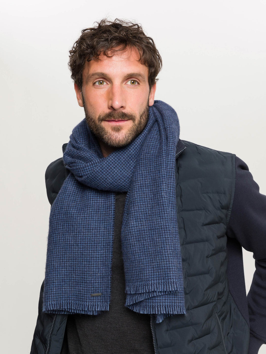 Leichter bugatti Schal im Boxkaro-Muster