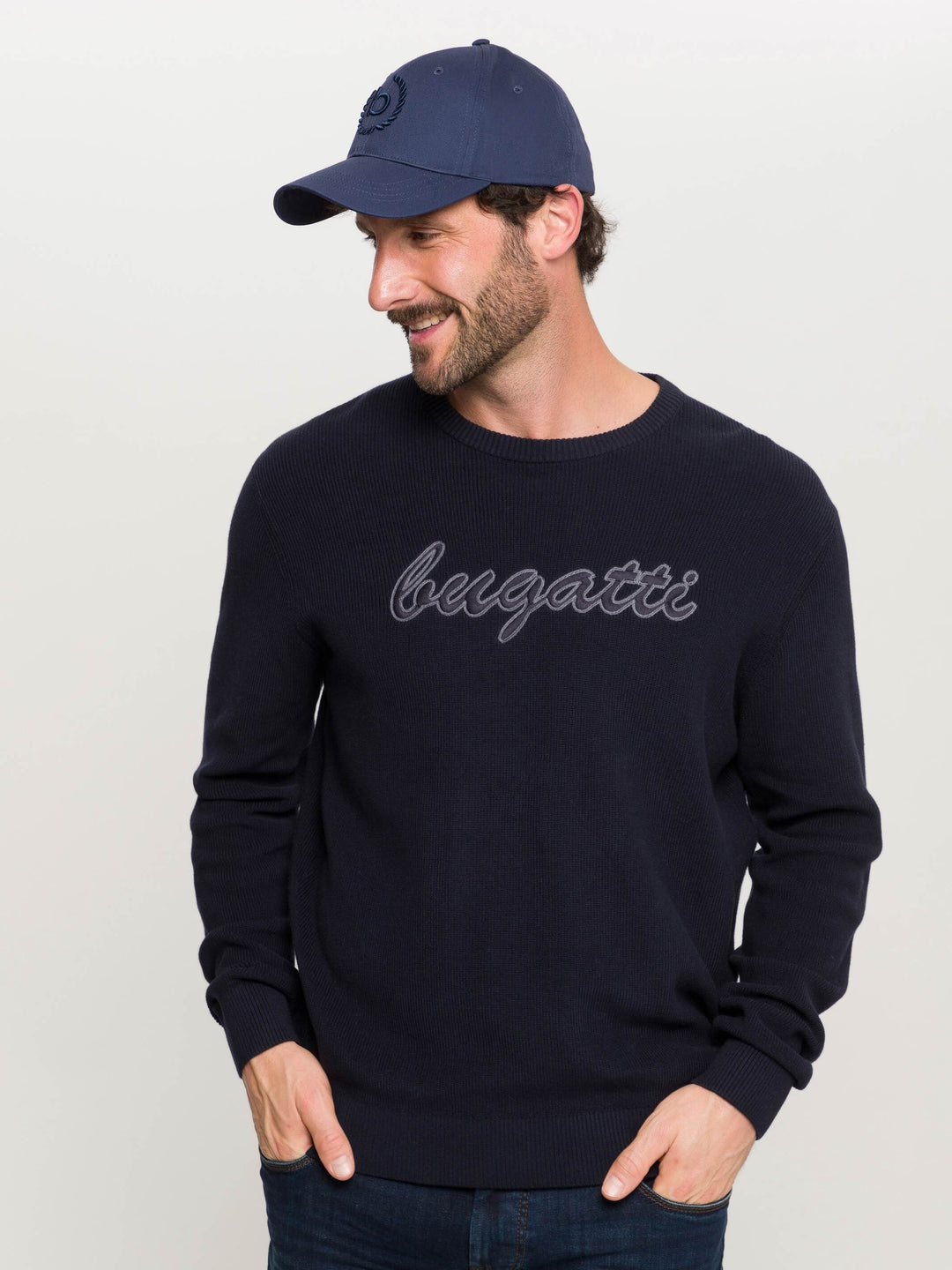 Einfarbige Baseballkappe mit gesticktem bugatti-Logo