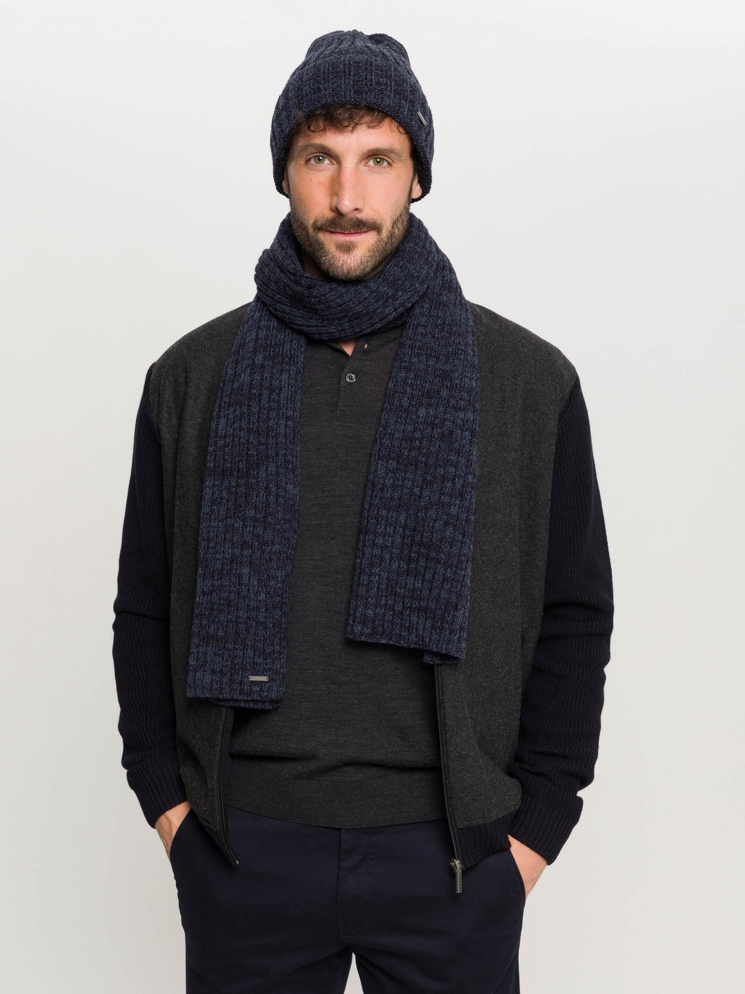 Zweifarbiger bugatti Strickschal