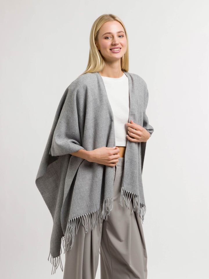 Einfarbiger Poncho aus reinem Polyacryl