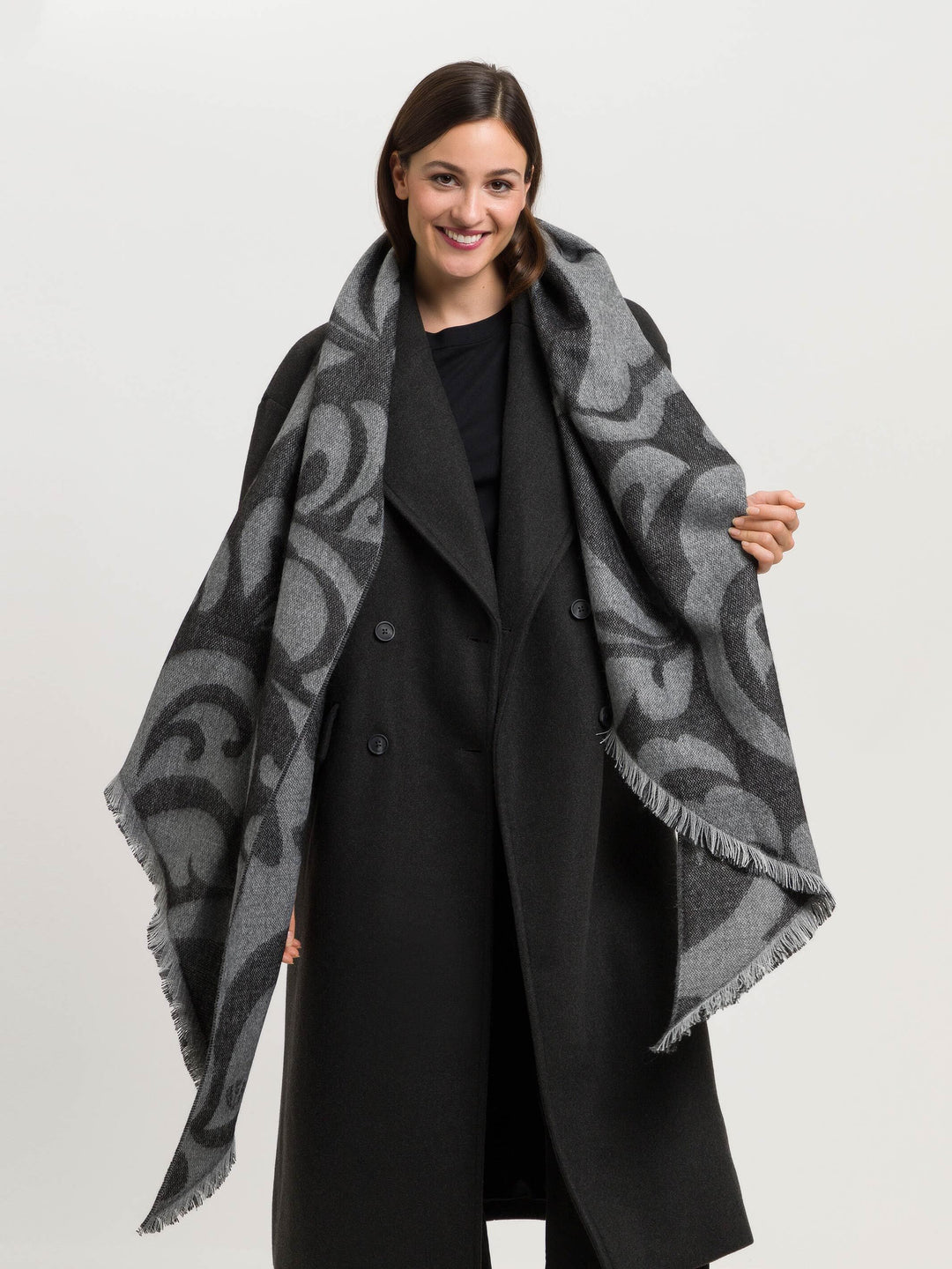 Cashmink-Schal mit Ranken-Design und Bias Cut