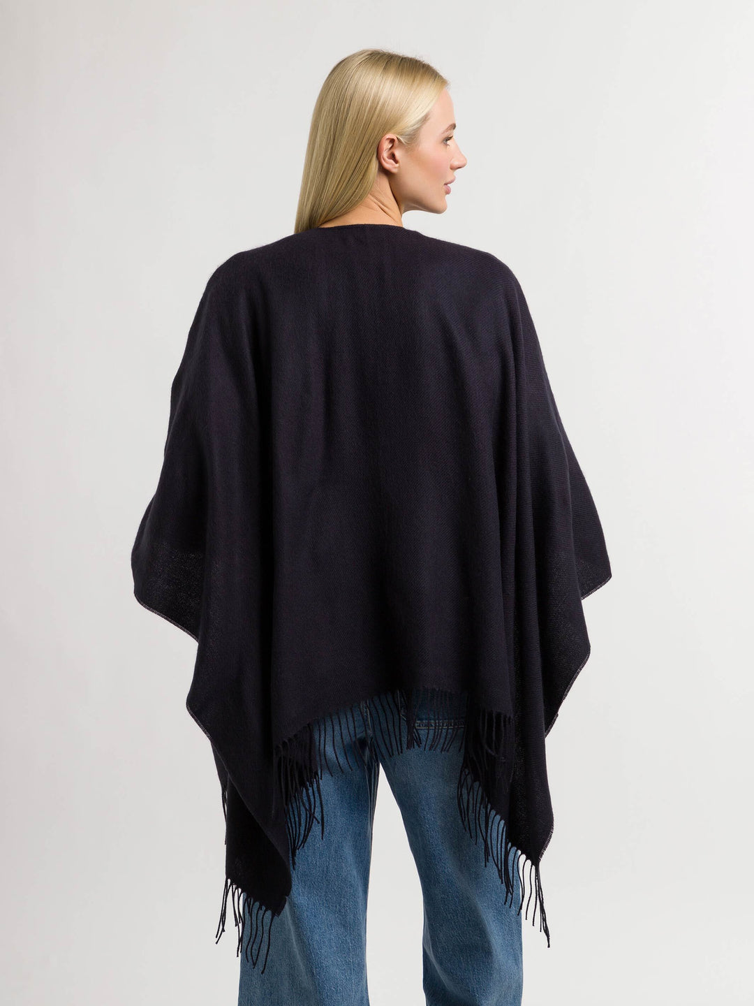 Einfarbiger Poncho aus reinem Polyacryl