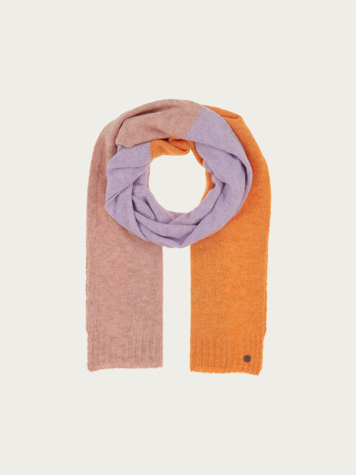 Gestrickter Schal mit Blockstreifen