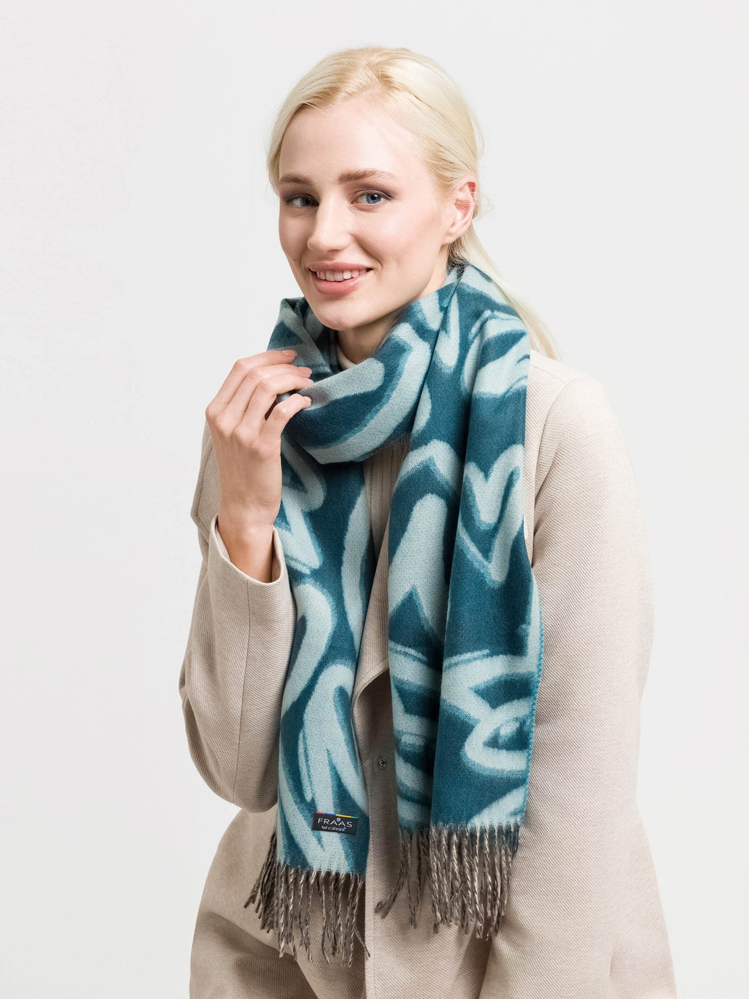 Cashmink-Schal LOVE mit Herz-Design