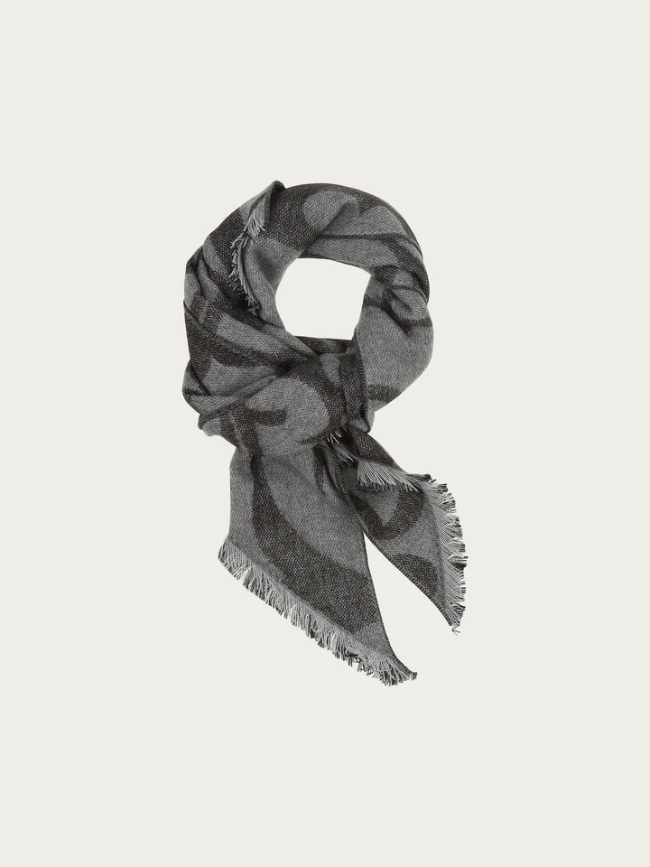 Cashmink-Schal mit Ranken-Design und Bias Cut